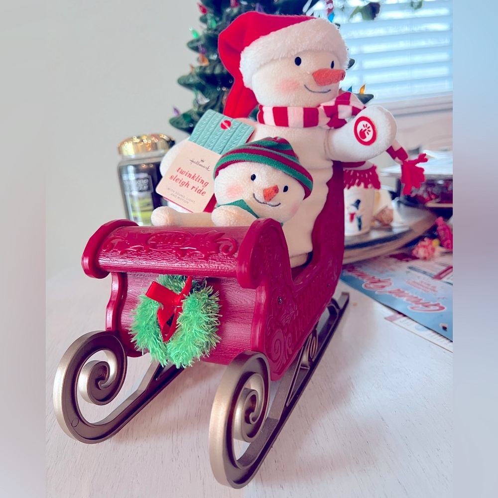 Hallmark 2016 "Twinkling Sleigh Ride " plush ornament. Animated, musical.